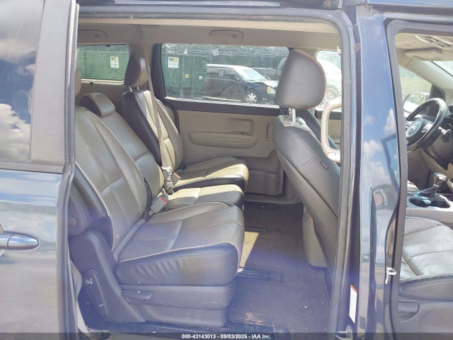 KIA Sedona 2017 KNDMB5C19H6285528 Image 8