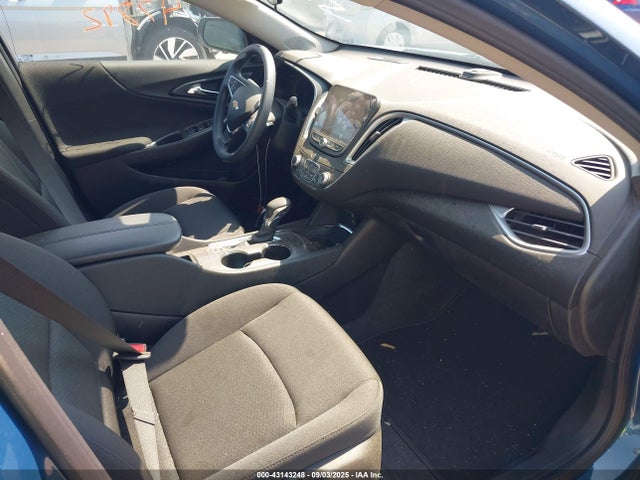 2025 CHEVROLET MALIBU 1G1ZD5STXSF123524 Photo 4