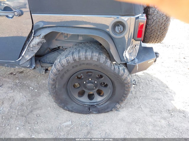 1C4BJWDG6HL713723 Jeep Wrangler