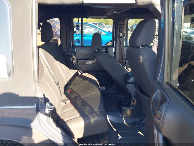 1C4BJWDG6HL713723 Jeep Wrangler