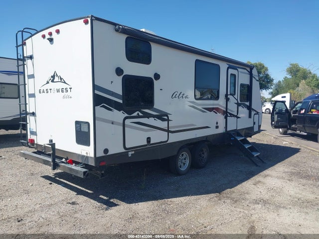 5ZT2ALKB1M9001597 East To West 2021