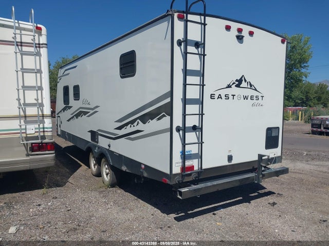 5ZT2ALKB1M9001597 East To West 2021