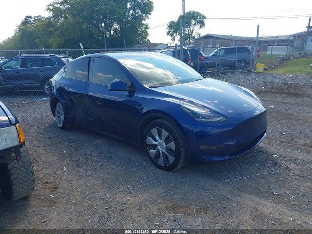 2024 TESLA MODEL Y 7SAYGDEEXRF044292 Photo 0