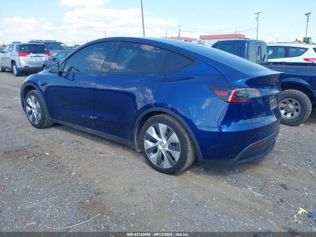 2024 TESLA MODEL Y 7SAYGDEEXRF044292 Photo 2
