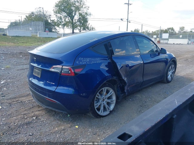 2024 TESLA MODEL Y 7SAYGDEEXRF044292 Photo 3