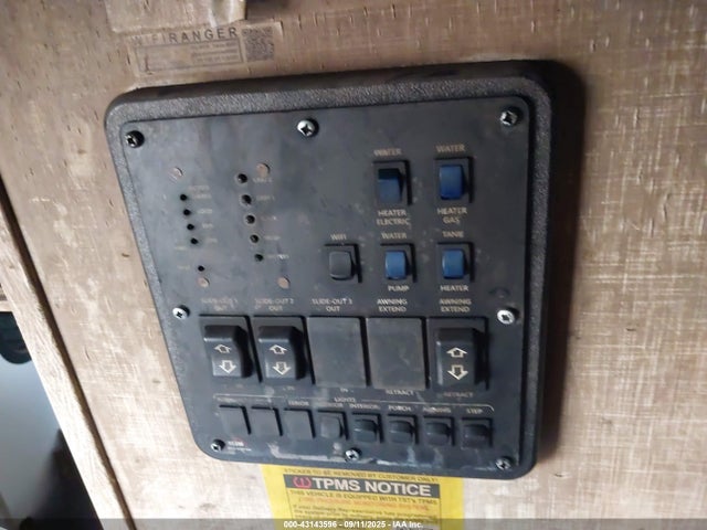 4X4FRLE25N1901081 Forest River 2022