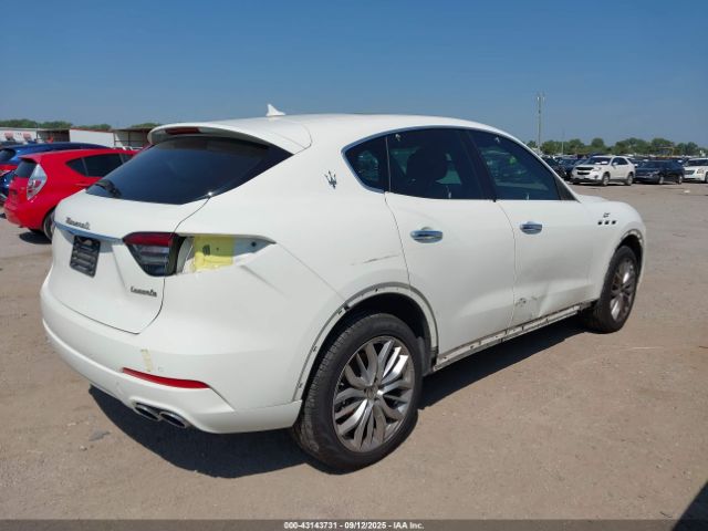 2022 MASERATI LEVANTE ZN661XUA6NX388691 Photo 3