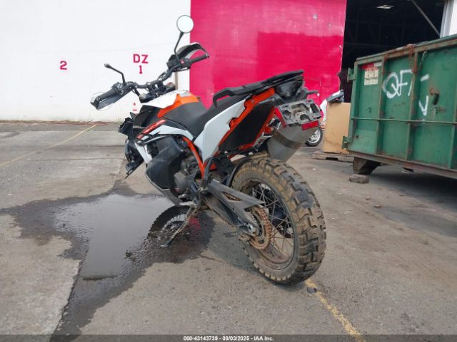 2022 KTM 890 VBKTR6402NM836035 Photo 2