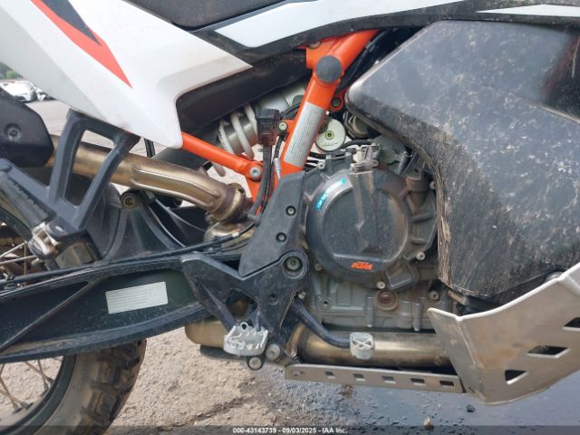 2022 KTM 890 VBKTR6402NM836035 Photo 7