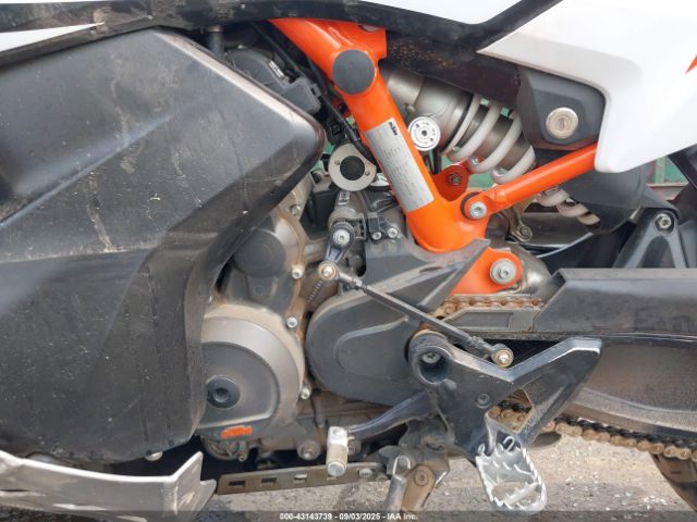 2022 KTM 890 VBKTR6402NM836035 Photo 8