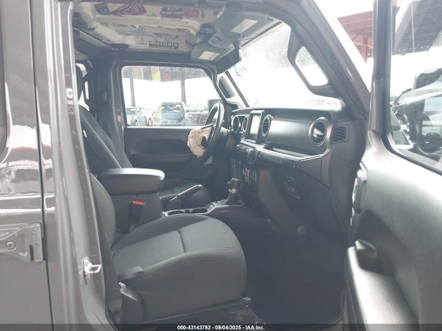 1C4HJXDG3MW815411 Jeep Wrangler