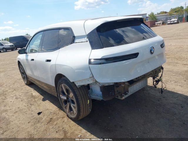 2025 BMW IX WB523CF07SCS57145 Photo 2