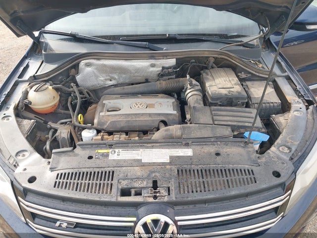 WVGAV7AX7FW093868 Volkswagen Tiguan