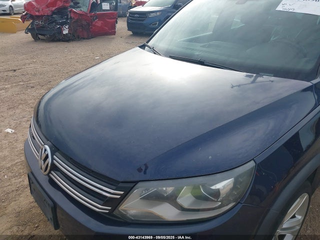 WVGAV7AX7FW093868 Volkswagen Tiguan