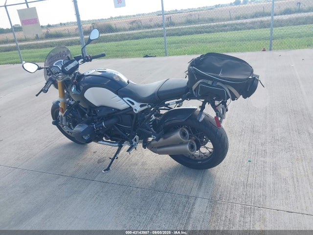 2015 BMW R NINE T WB10A1606FZ614966 Photo 2