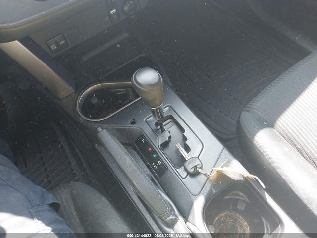 JTMZFREV9JJ749308 Toyota 2ar-fe