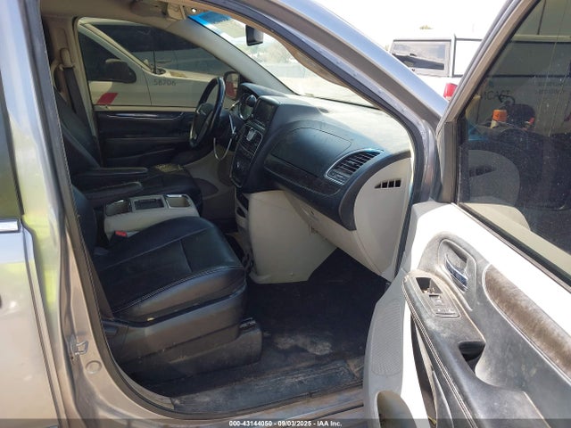2C4RC1BG7GR206639 Chrysler Town and Country
