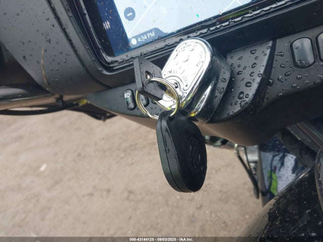 2019 HARLEY-DAVIDSON FLHTCU 1HD1FCC18KB626703 Photo 10