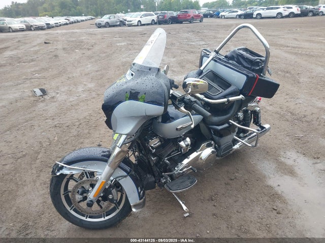 2019 HARLEY-DAVIDSON FLHTCU 1HD1FCC18KB626703 Photo 1