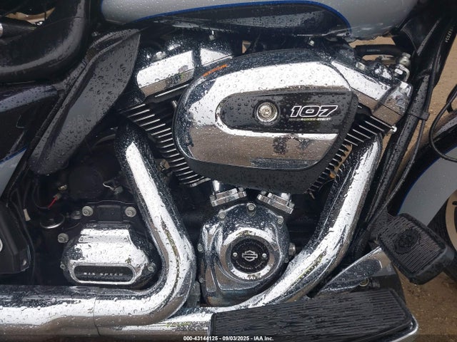 2019 HARLEY-DAVIDSON FLHTCU 1HD1FCC18KB626703 Photo 7