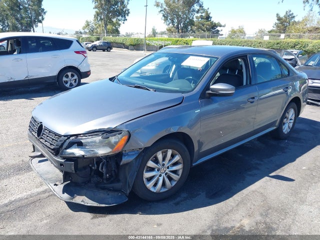 Volkswagen Passat 2014 1VWAT7A33EC098585 Image 2