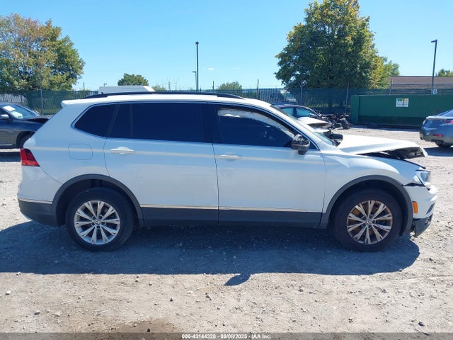 3VV2B7AX2JM019138 Volkswagen Tiguan
