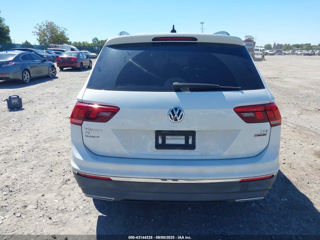 3VV2B7AX2JM019138 Volkswagen Tiguan