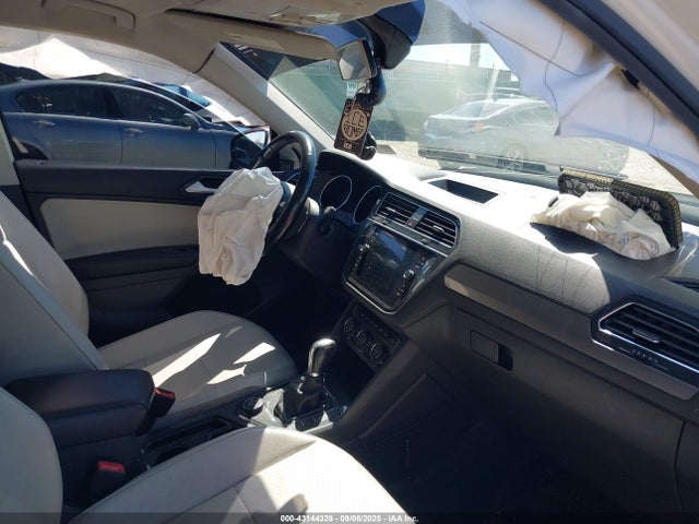 3VV2B7AX2JM019138 Volkswagen Tiguan