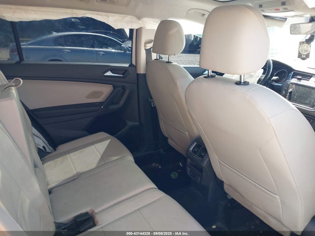 3VV2B7AX2JM019138 Volkswagen Tiguan