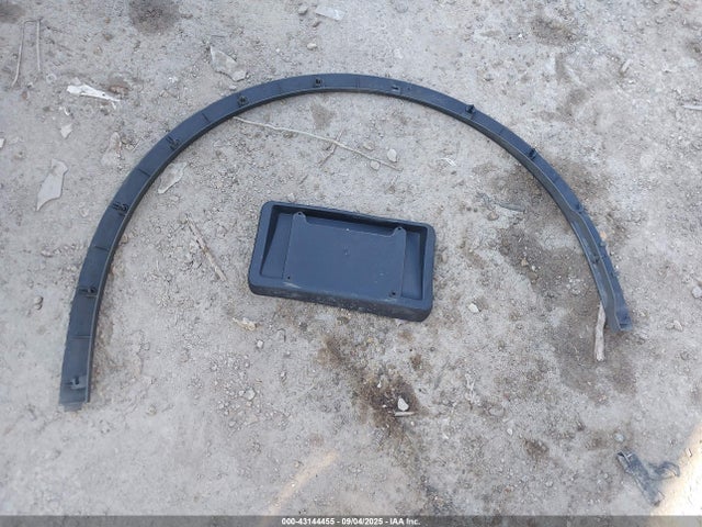 Tesla 2024 2024 7SAYGDED0RF038413 Image 12