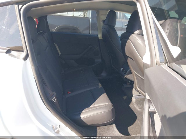 Tesla 2024 2024 7SAYGDED0RF038413 Image 8