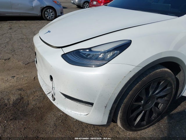 2023 TESLA MODEL Y 7SAYGDEE6PA023045 Photo 5