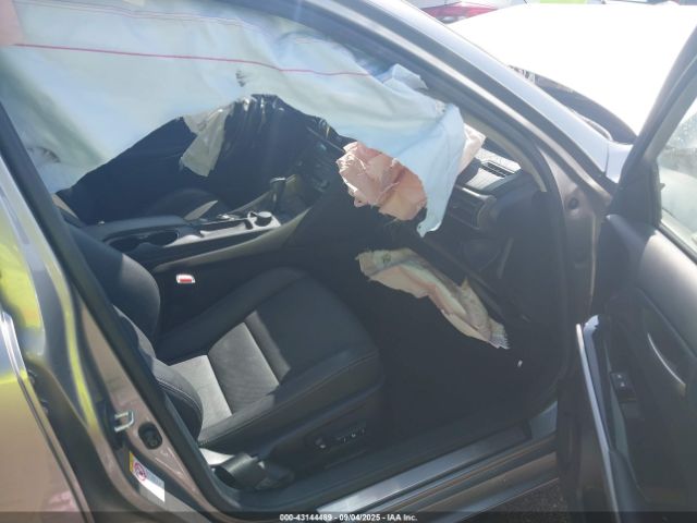 2018 LEXUS IS 300 JTHC81D2XJ5031699 Photo 4