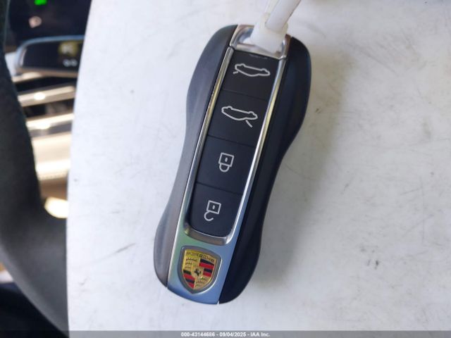 2025 PORSCHE TAYCAN WP0AE2Y12SSA58202 Photo 10