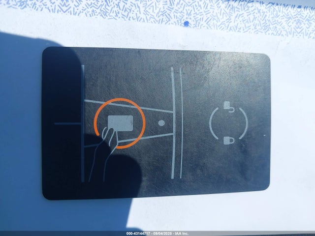 2021 TESLA MODEL Y 5YJYGDEF6MF157705 Photo 10