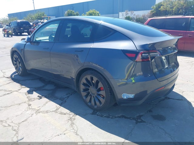 2021 TESLA MODEL Y 5YJYGDEF6MF157705 Photo 2