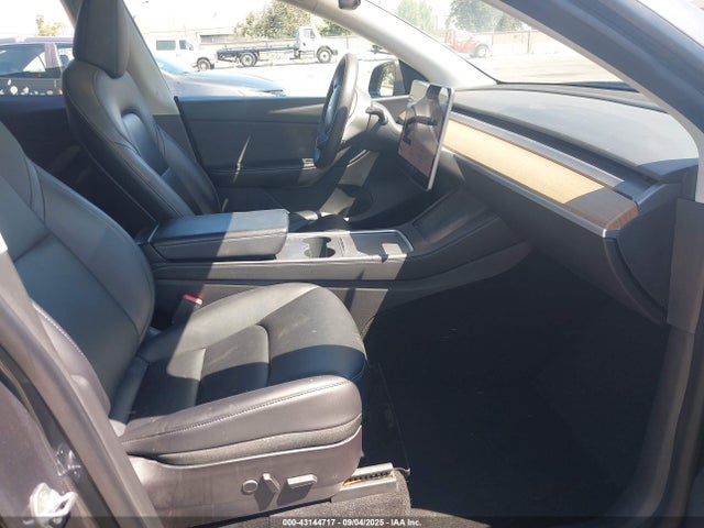 2021 TESLA MODEL Y 5YJYGDEF6MF157705 Photo 4