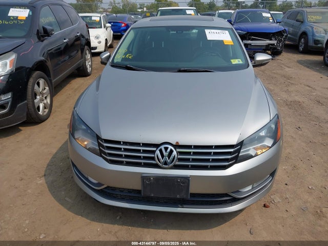 43144797 :رقم المزاد ، 1VWCP7A39CC006938 vin ، 2012 Volkswagen Passat 2.5l Sel Premium مزاد بيع