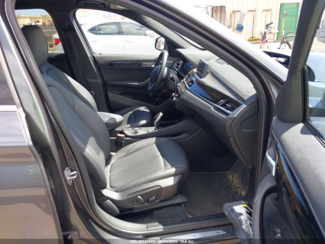 2022 BMW X1 WBXJG9C07N5U92877 Photo 4