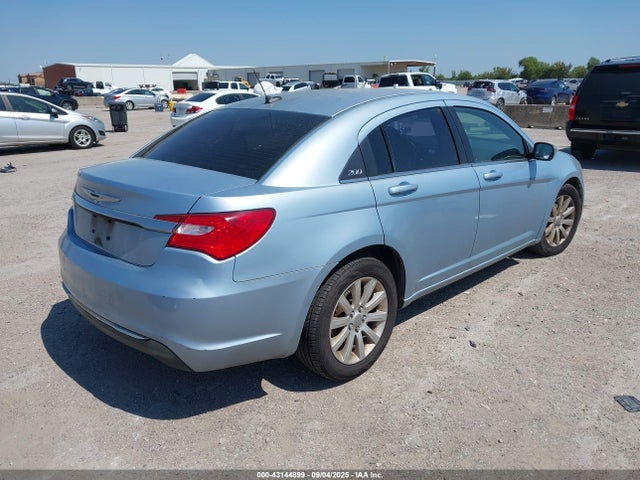 1C3CCBBB7EN204663 Chrysler 2014