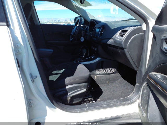 3C4NJCABXJT263377 Jeep Compass