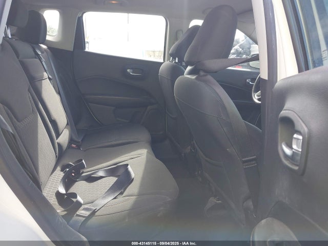 3C4NJCABXJT263377 Jeep Compass
