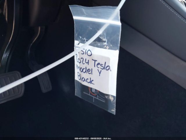 2024 TESLA MODEL Y 7SAYGDEDXRF185189 Photo 10