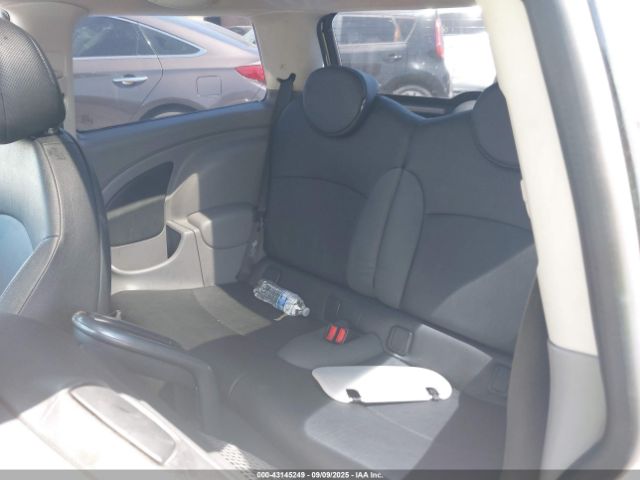 2006 MINI COOPER WMWRC33526TK67815 Photo 7