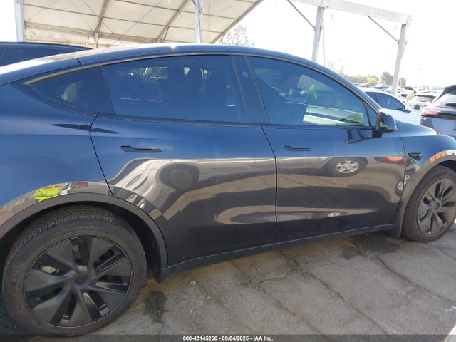 7SAYGDEE0SF306052 Tesla 2025