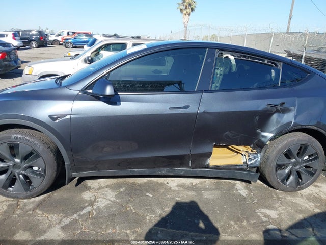 7SAYGDEE0SF306052 Tesla 2025