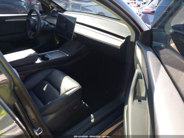 7SAYGDEE0SF306052 Tesla 2025