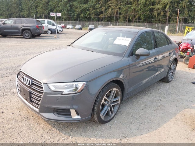 WAUB8GFF3H1054000 Audi A3