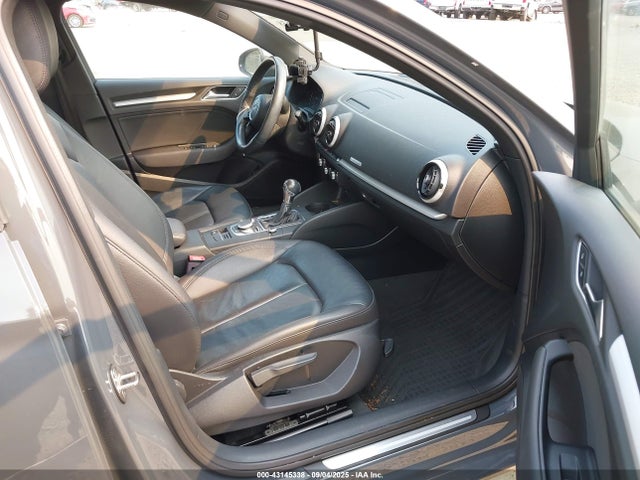WAUB8GFF3H1054000 Audi A3