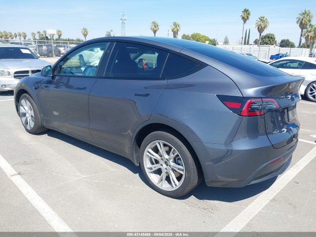 2023 TESLA MODEL Y 7SAYGAEE7PF942697 Photo 2